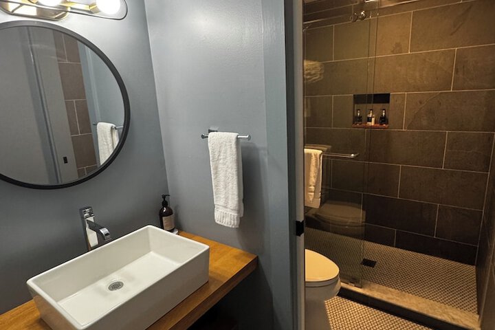 Room 35 of 47