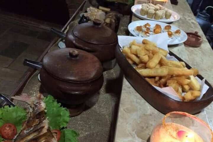 Dining 14 of 27
