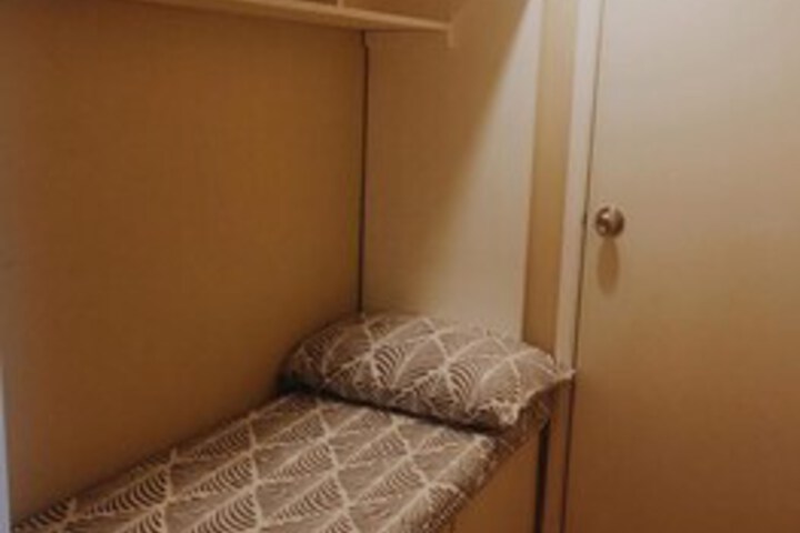 Room 28 of 37