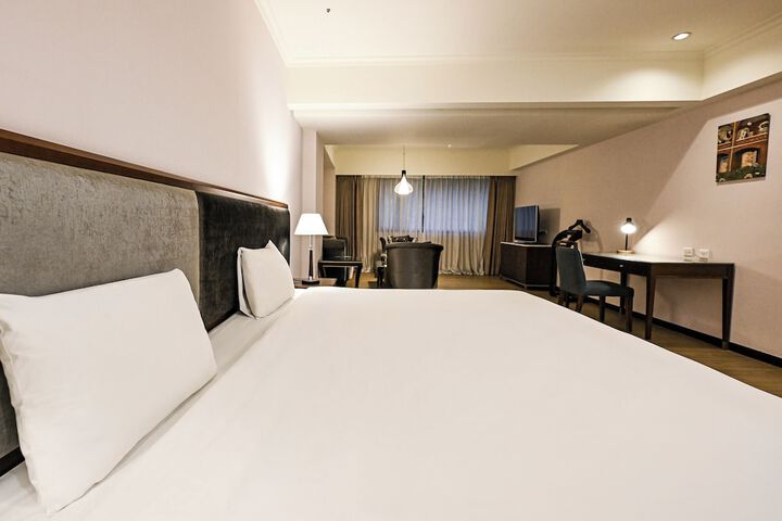 Room 35 of 72