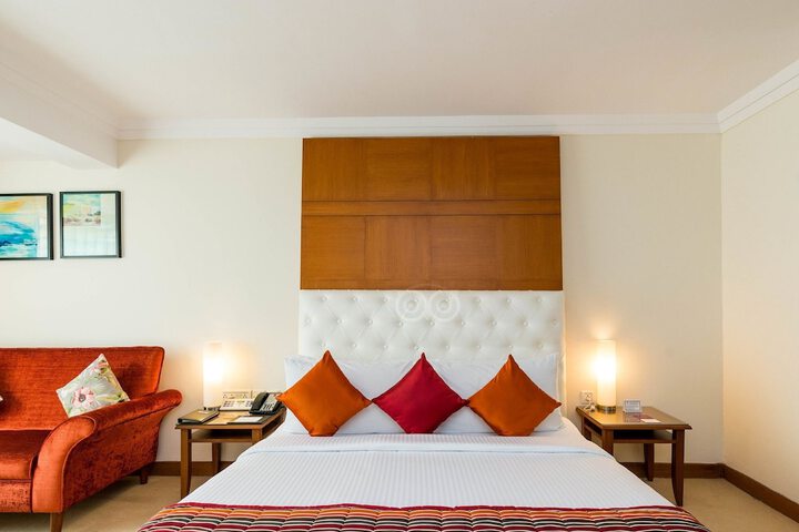 Room 8 of 28