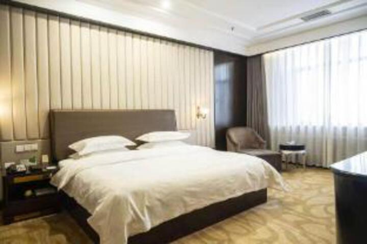 Room 15 of 17