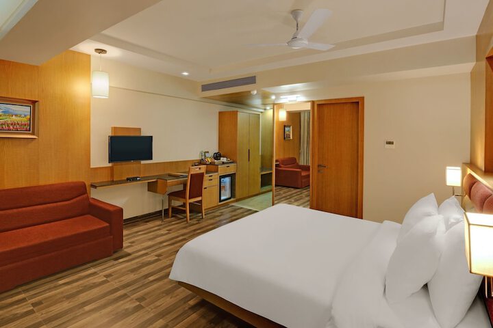 Room 4 of 27