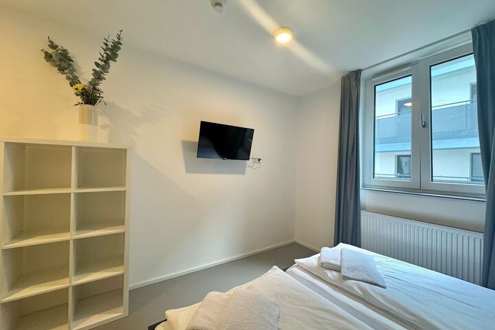 Room 33 of 72