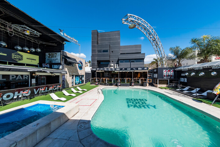 Pool 13 of 40