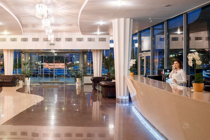 Hotel Lobby