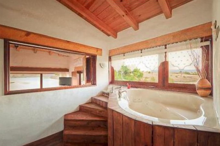 Hot Tub 28 of 50