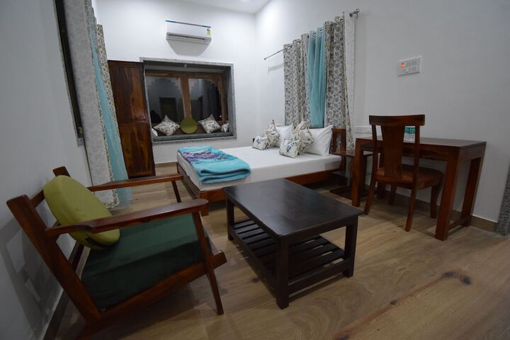 Room 30 of 90