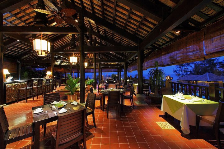 Dining 53 of 116