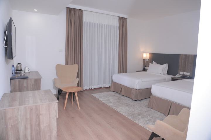 Room 13 of 36