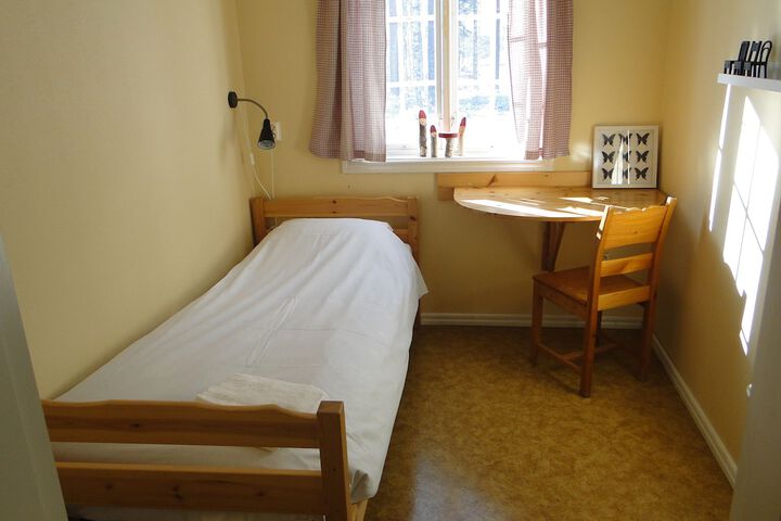 Room 2 of 46