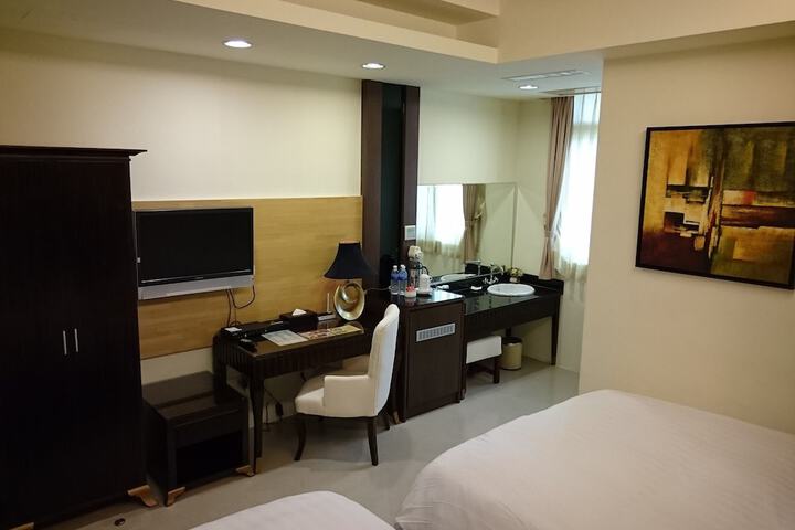 Room 9 of 39