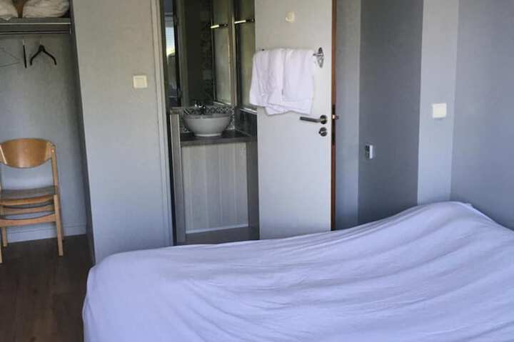 Room 17 of 65