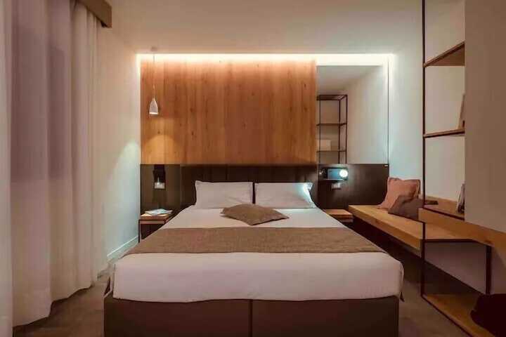 Room 4 of 54