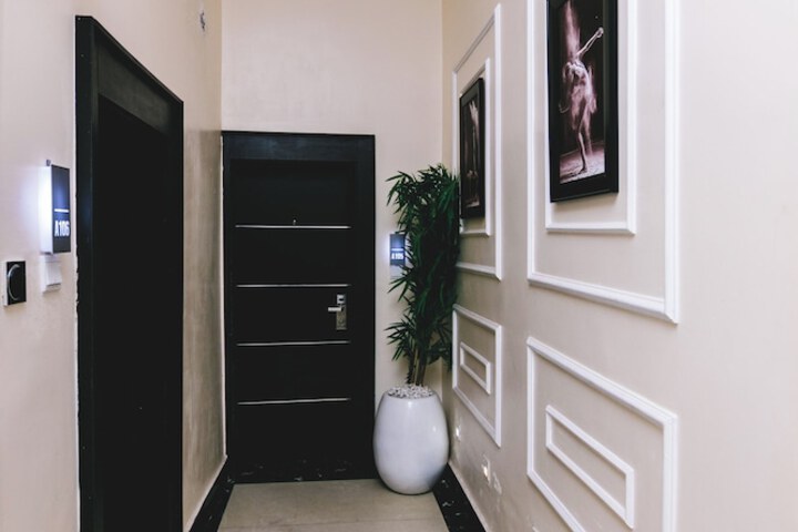 Ballroom/Hall 36 of 37