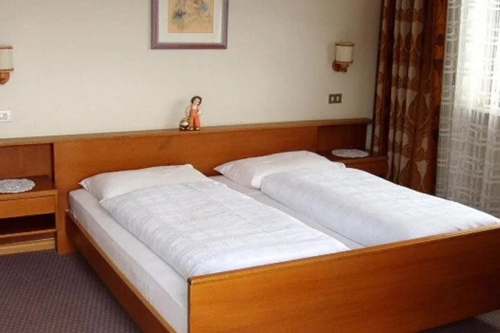 Room 2 of 13