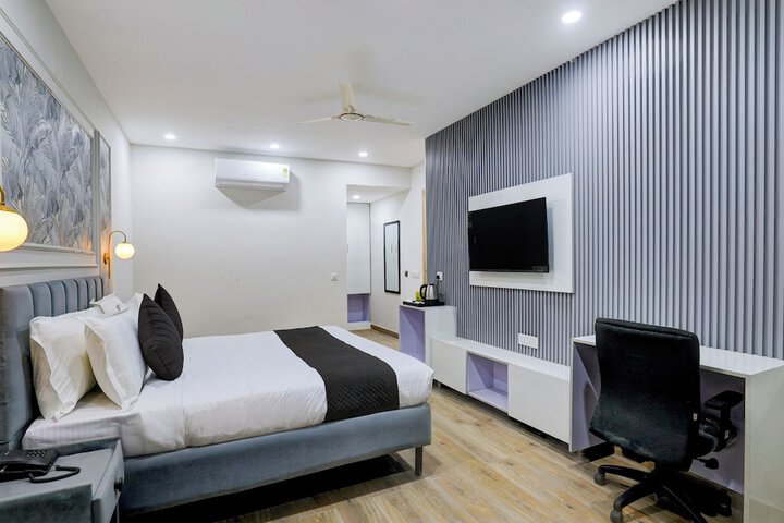 Room 9 of 31