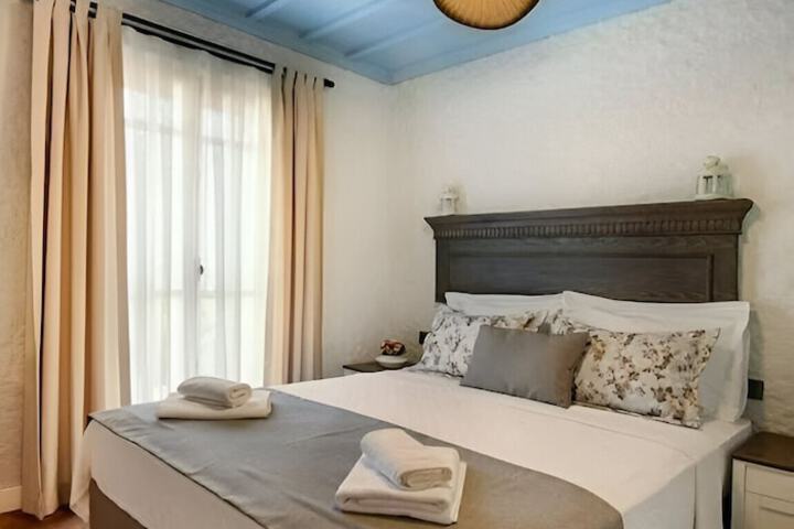 Room 2 of 11