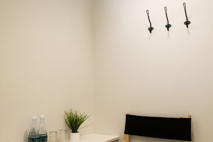 Room 17 of 142