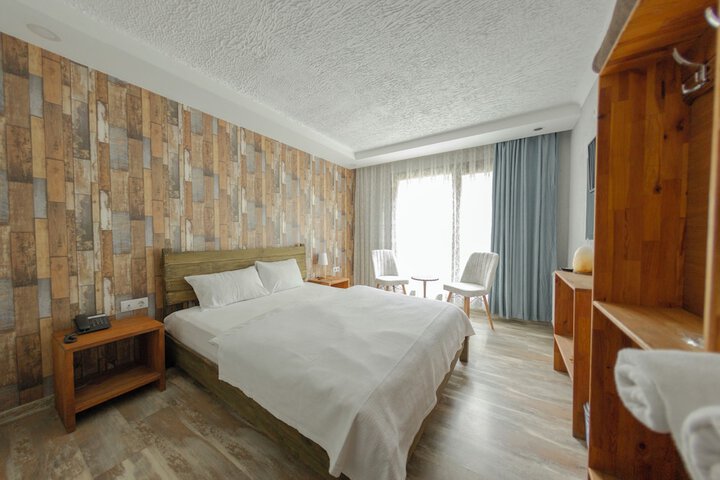 Room 8 of 38