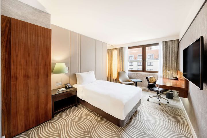 Room 116 of 201