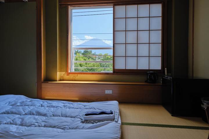 Room 36 of 80