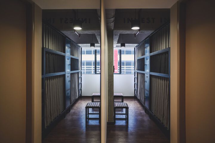 Room 5 of 108