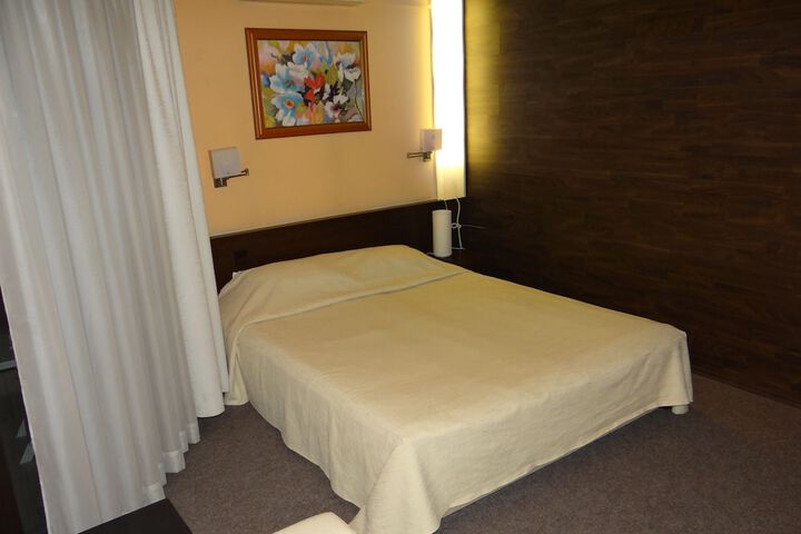 Room 7 of 46