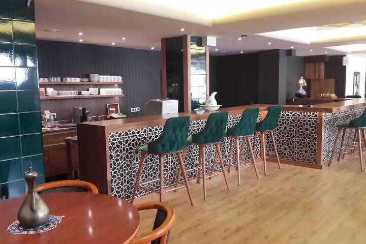 Lobby lounge