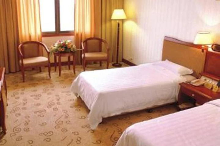 Room 4 of 11
