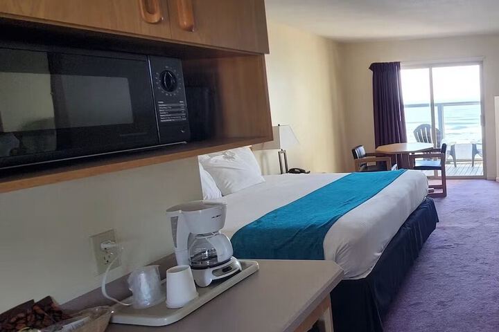 Room 44 of 165