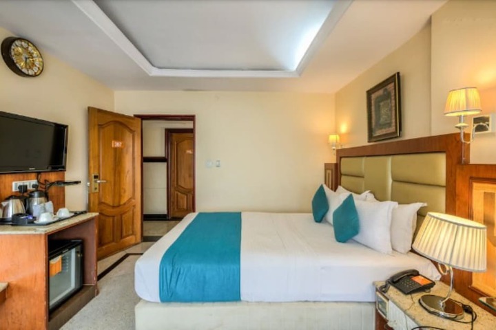 Room 8 of 22