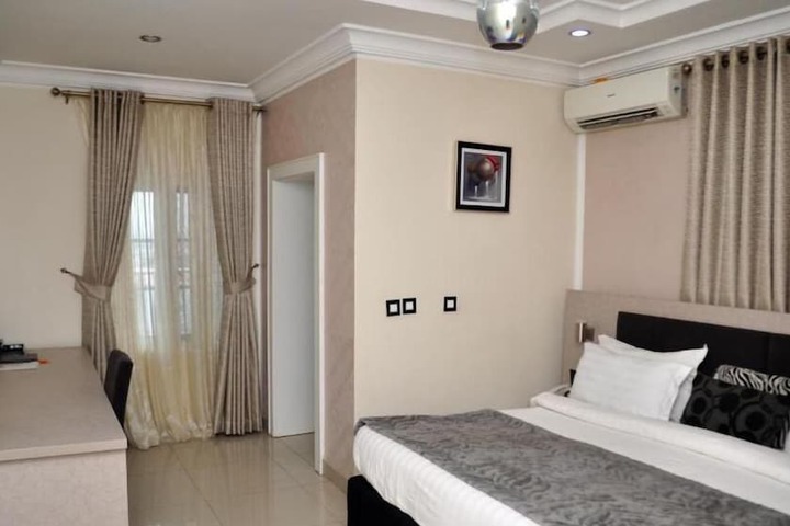 Room 16 of 51