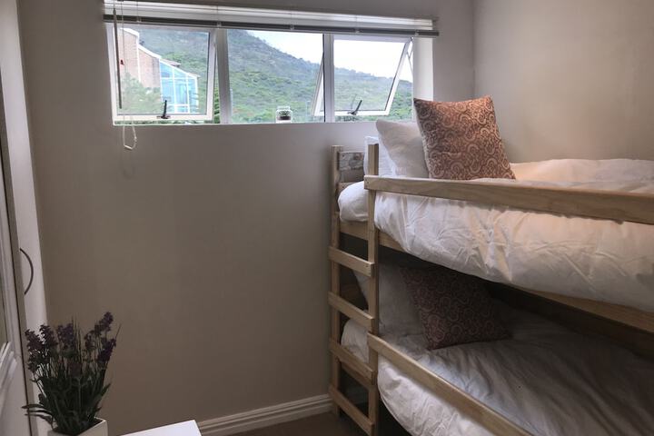 Room 28 of 87