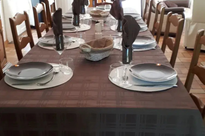 Dining 21 of 24