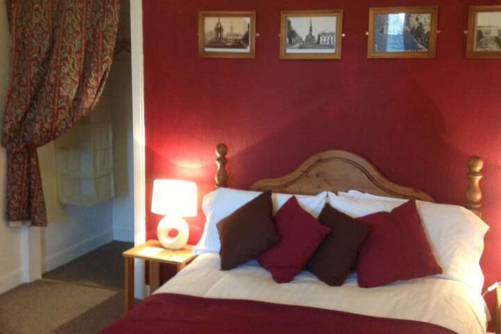 Room 3 of 43