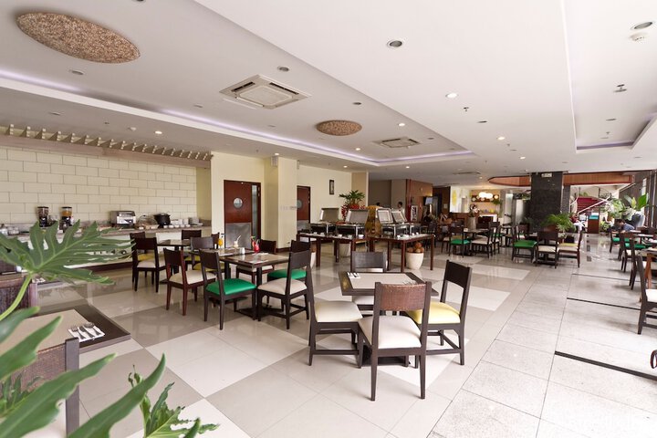 Dining 114 of 156