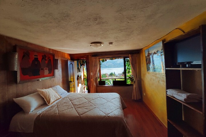 Room 9 of 65