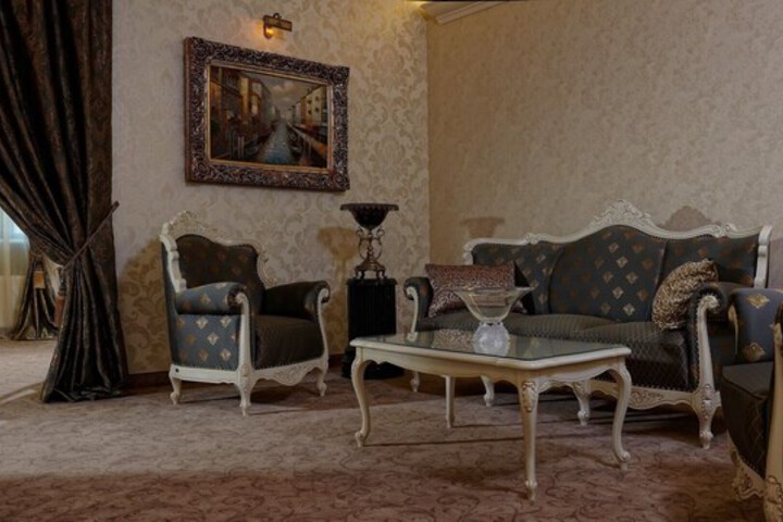 Room 2 of 35
