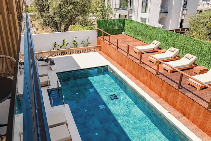 Pool 198 of 244