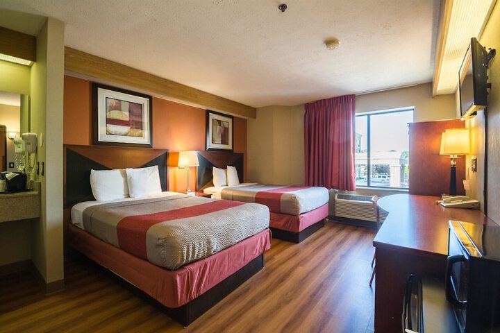Room 15 of 26