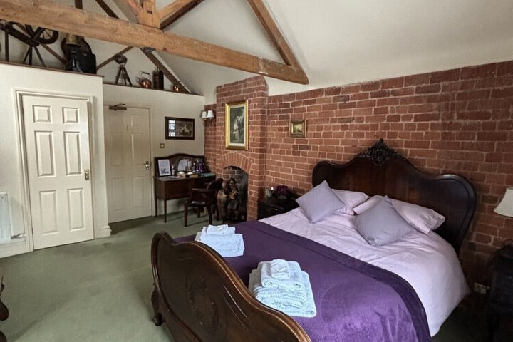 Room 8 of 30