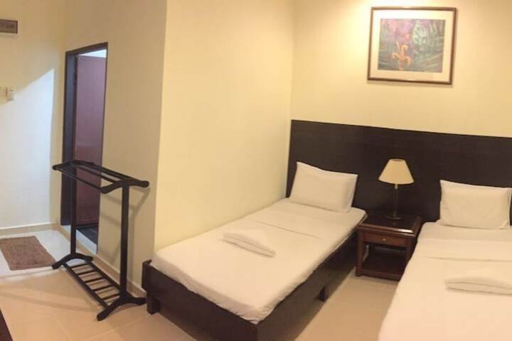 Room 5 of 17