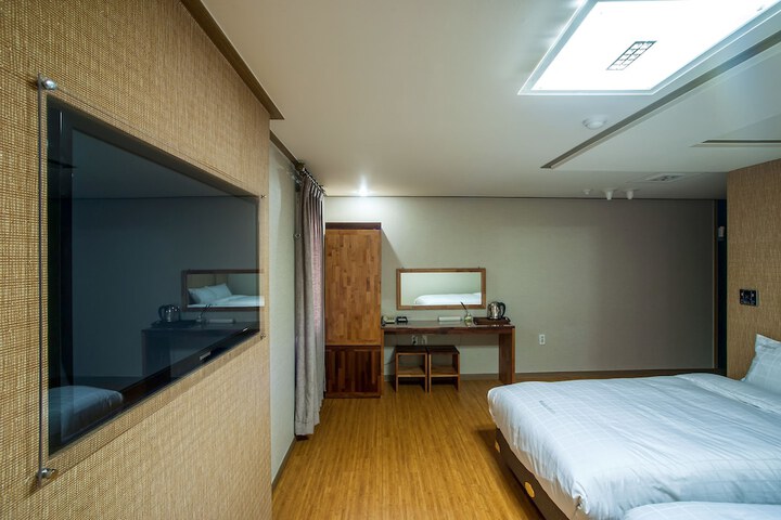 Room 7 of 22
