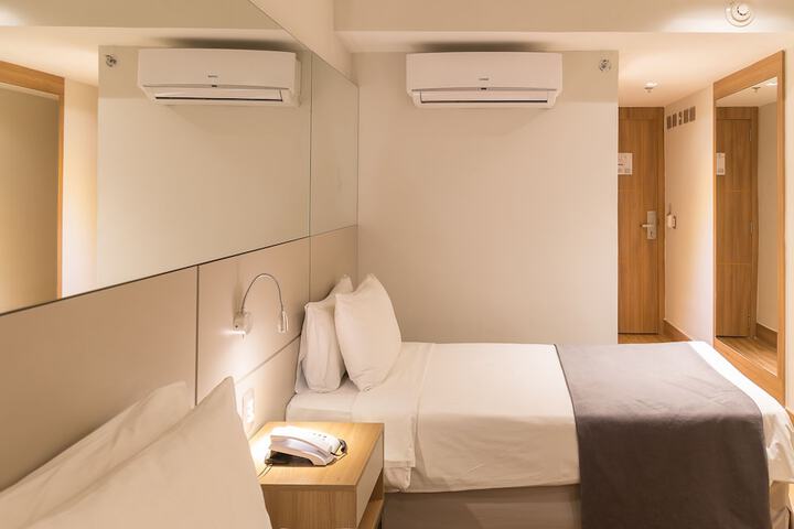 Room 18 of 138