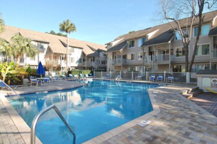 Pool 5 of 10