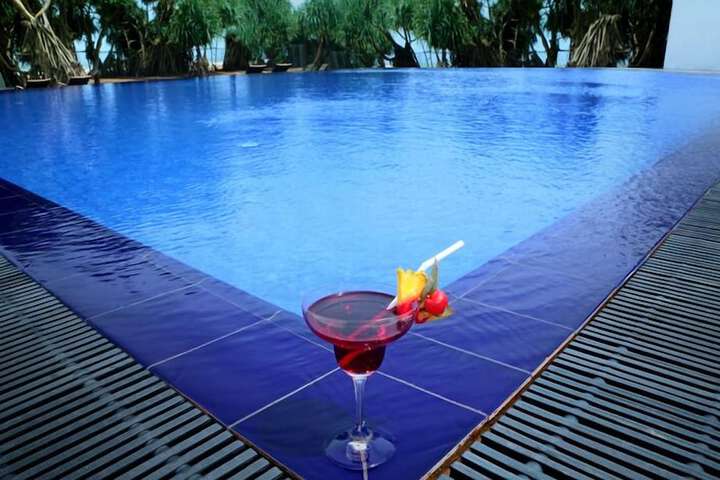 Pool 6 of 10