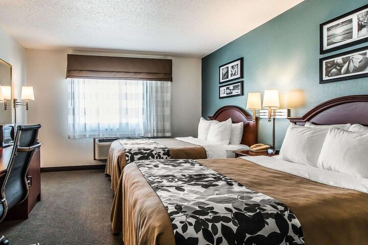 Double Room 2 Queen Beds (1 of 4)