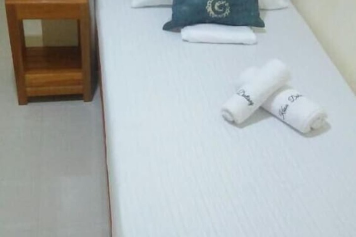 Room 2 of 16