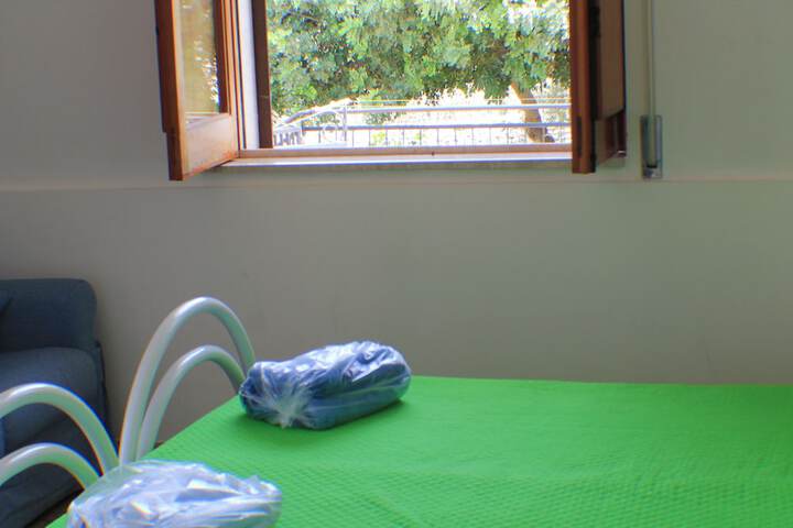 Room 16 of 48